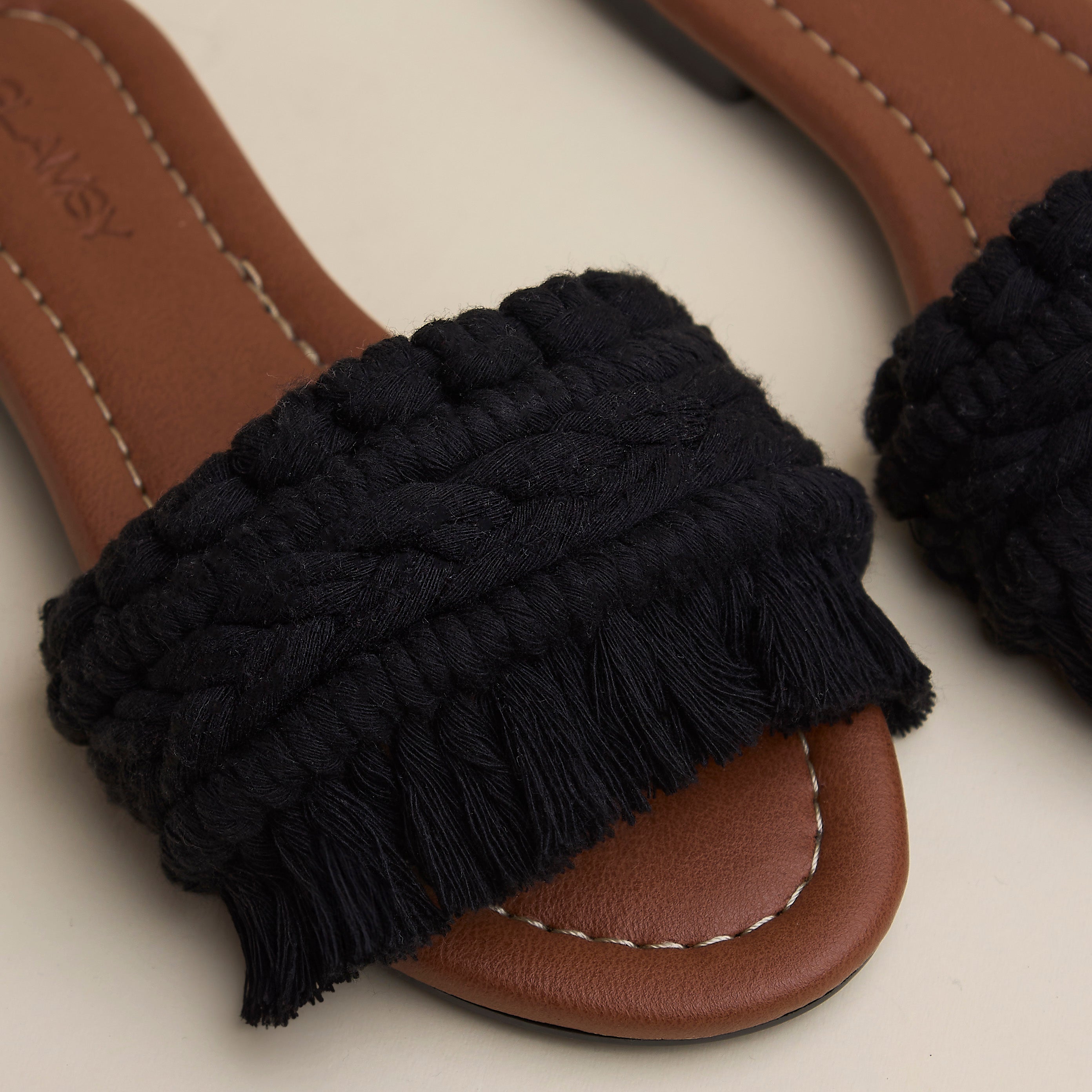 Rhea Slippers (Macramé)