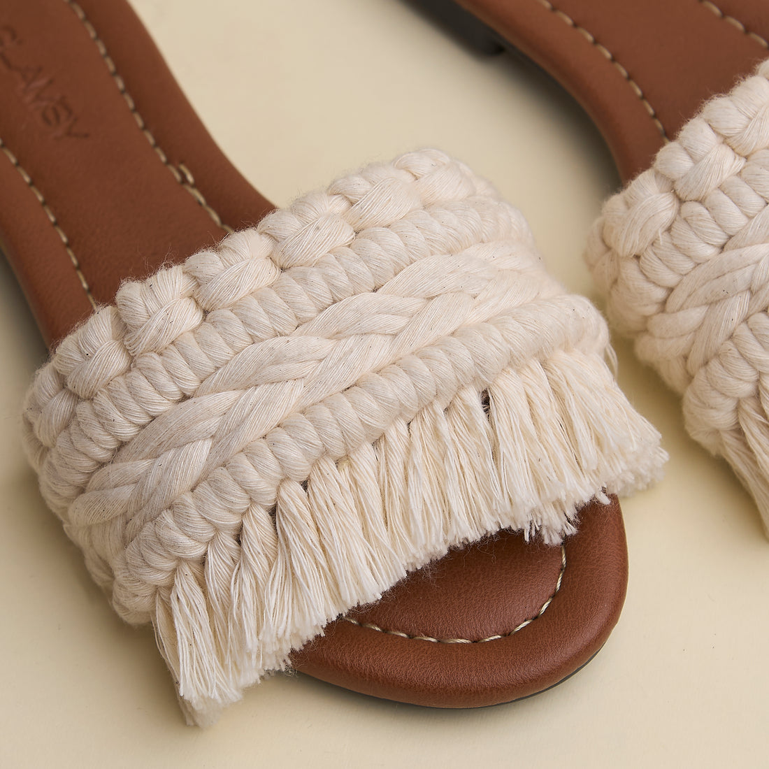 Rhea Slippers (Macramé)